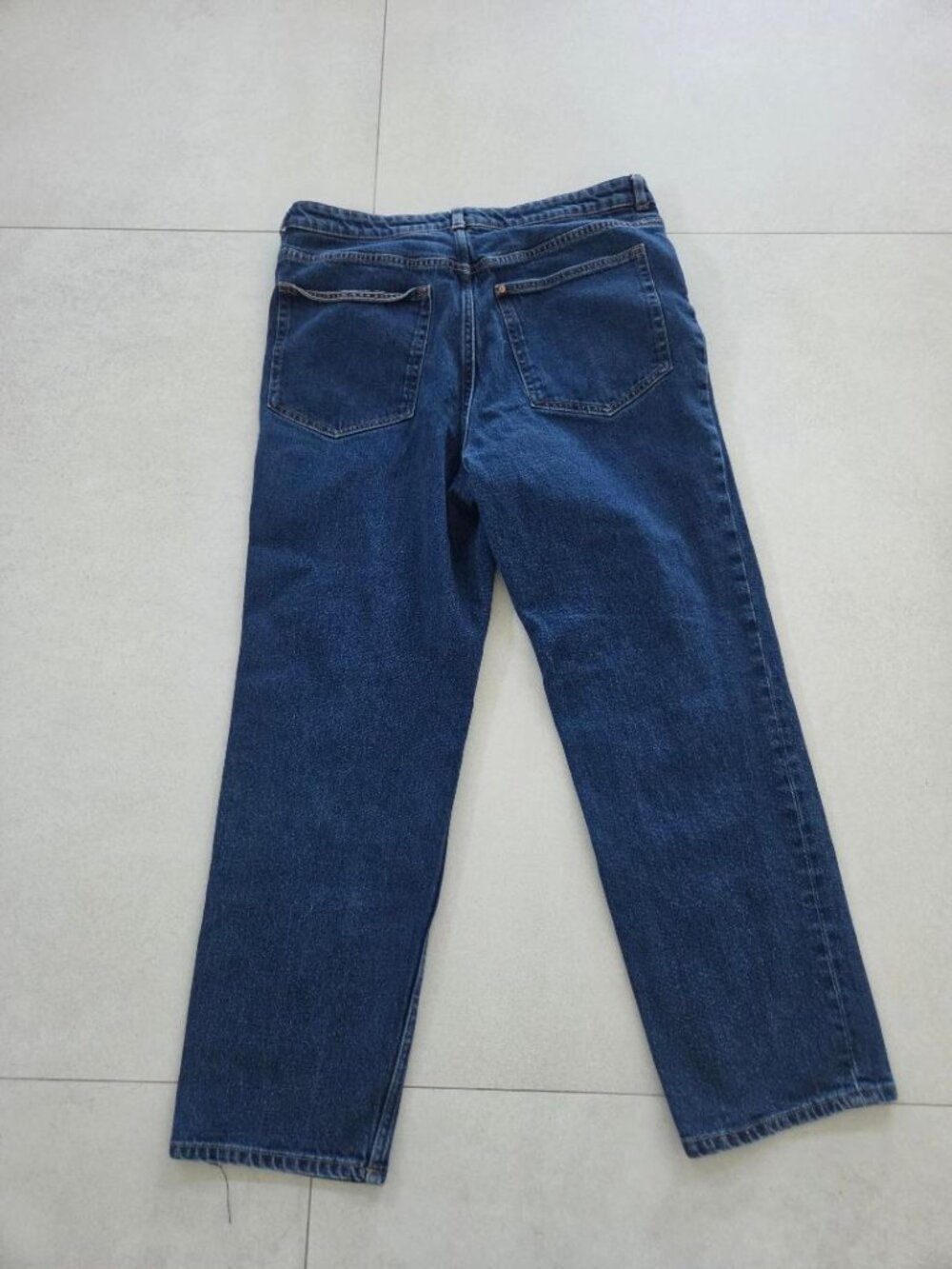 H & M Medium Wash Blue Denim Straight Leg Jeans  14 - Picture 2 of 6